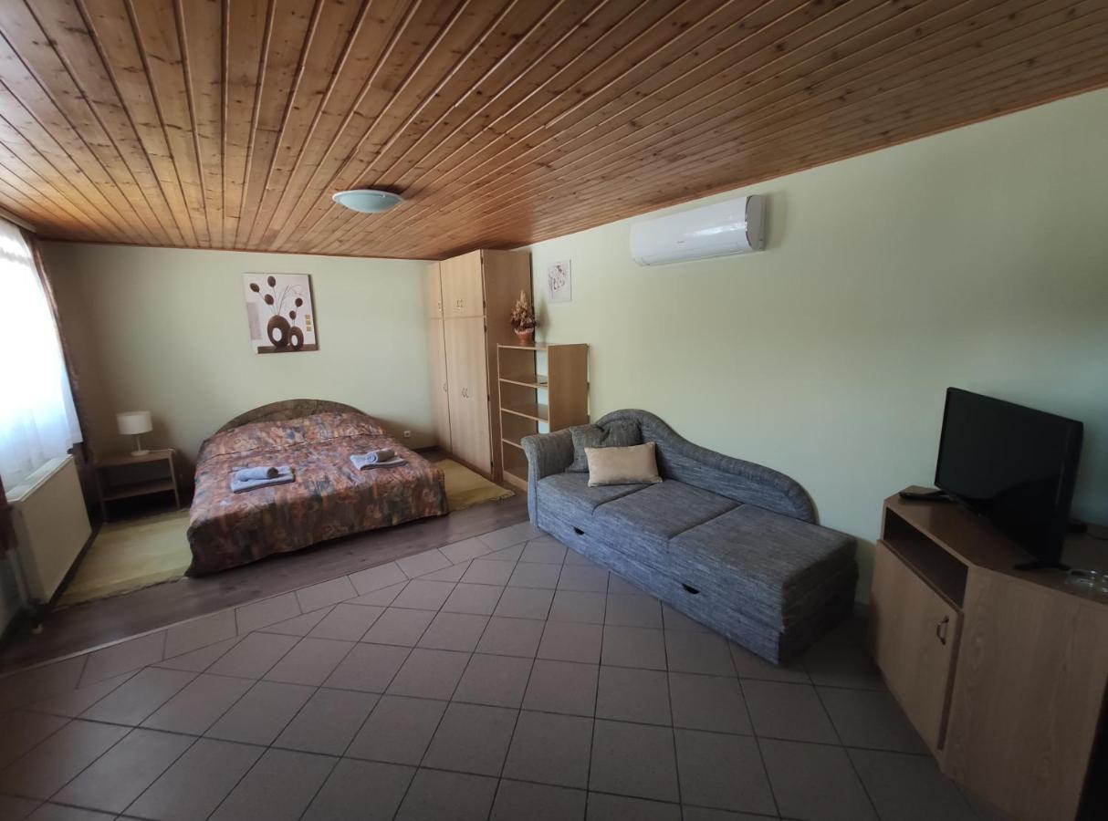 Markal Apartman Heviz Exterior photo