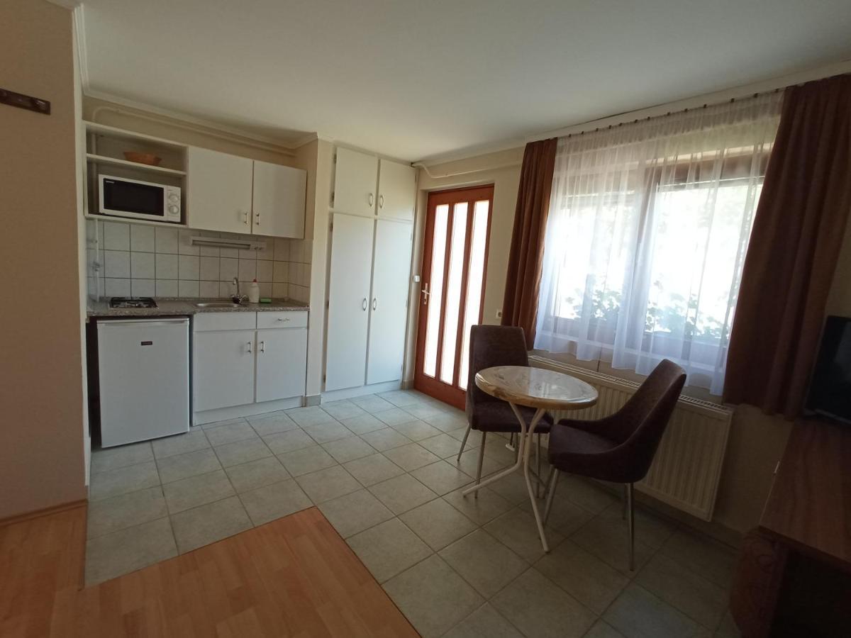 Markal Apartman Heviz Exterior photo